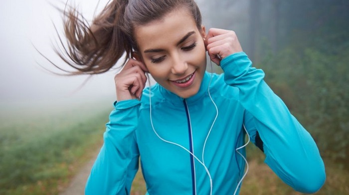 Upbeat music may make people more cooperative 